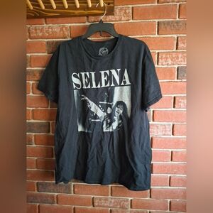 Selena tshirt size XL
